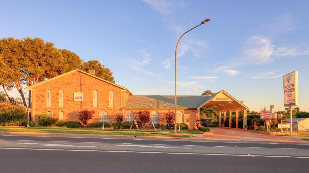 North Parkes Motel Bagian luar foto