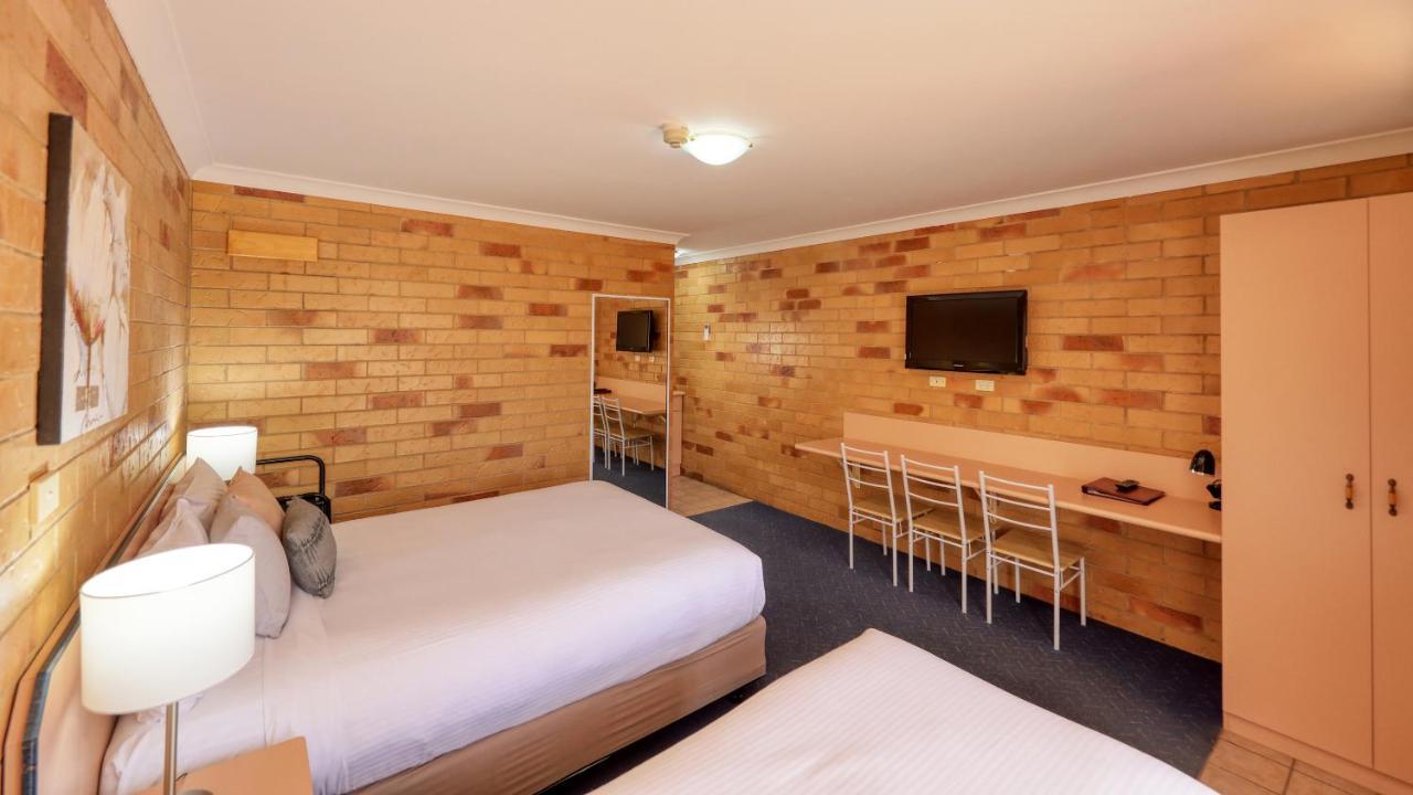 North Parkes Motel Bagian luar foto