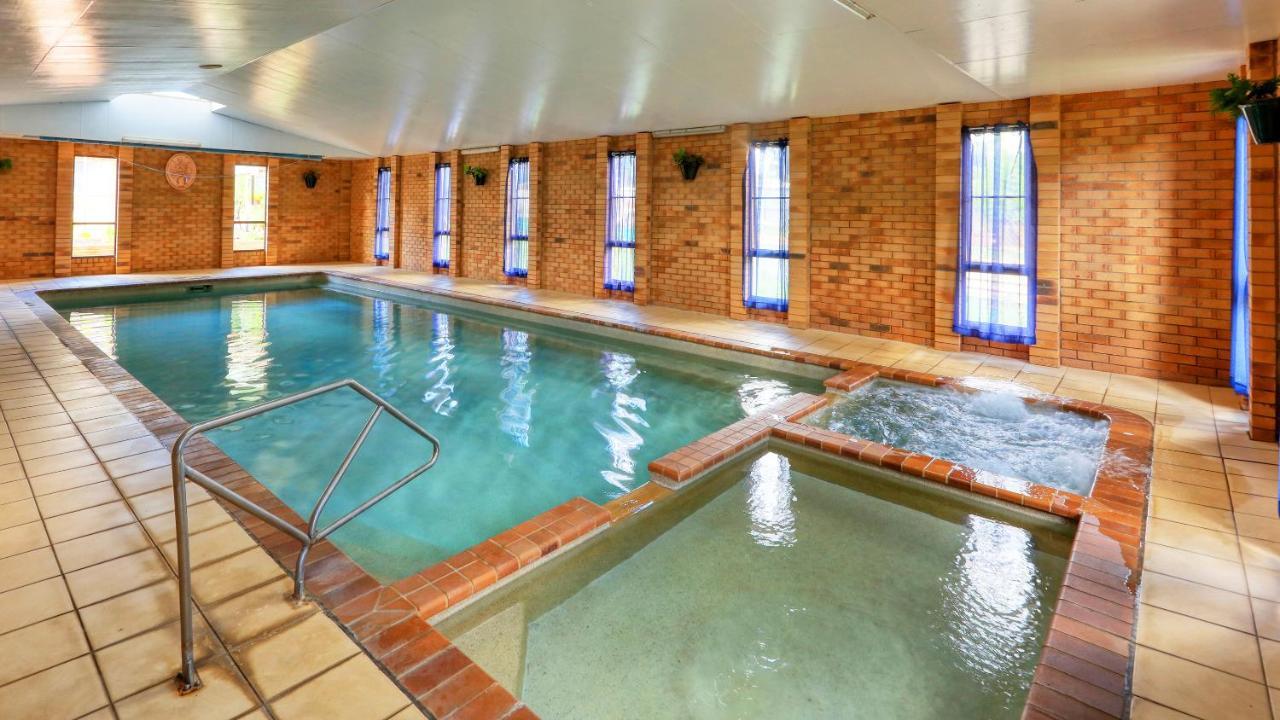 North Parkes Motel Bagian luar foto