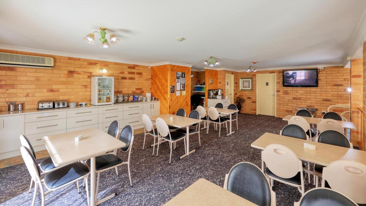 North Parkes Motel Bagian luar foto