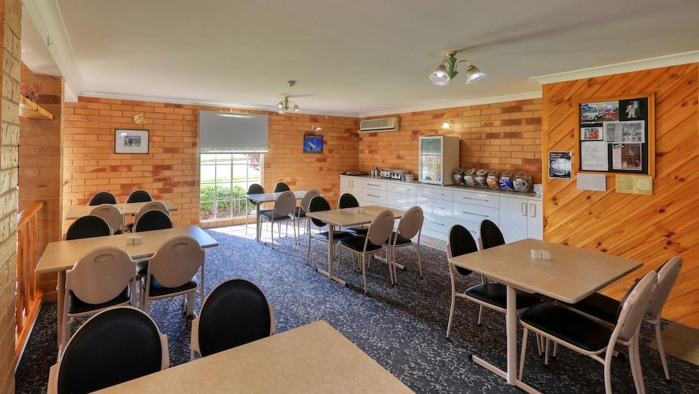 North Parkes Motel Bagian luar foto