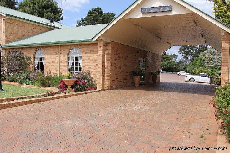 North Parkes Motel Bagian luar foto