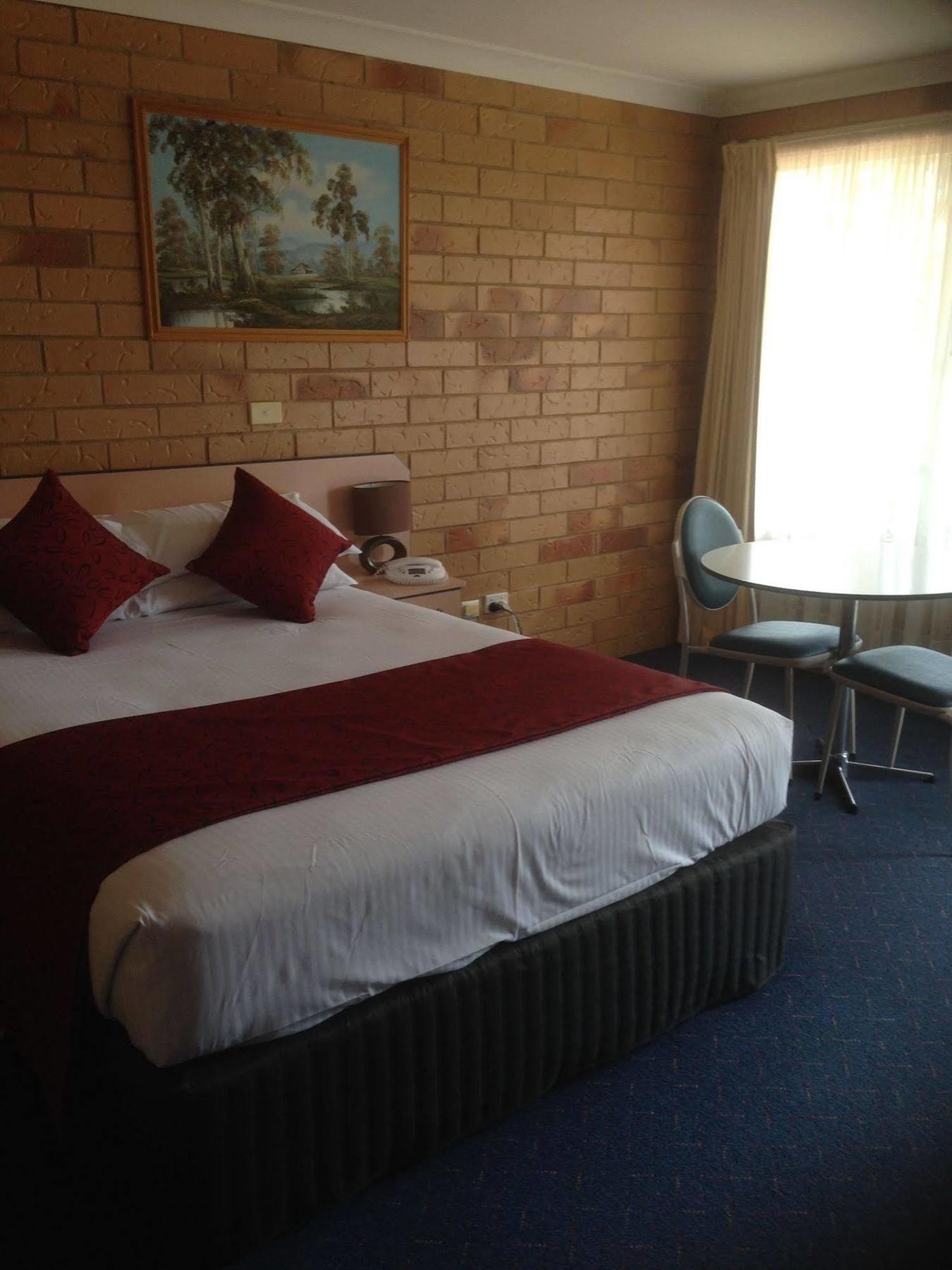 North Parkes Motel Bagian luar foto